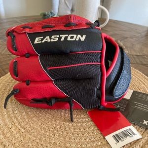 EASTON BASEBALL GLOVE MEW